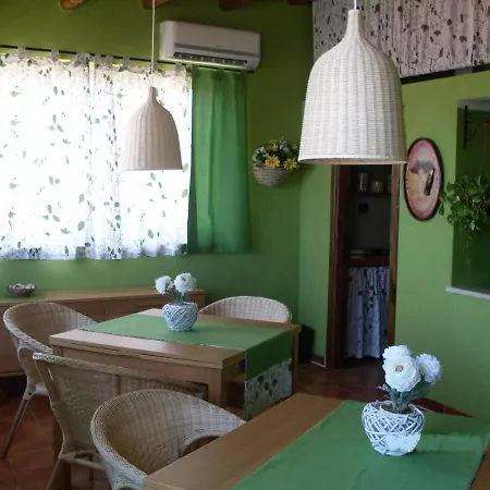 Le Tre Caravelle B&B 트라비아